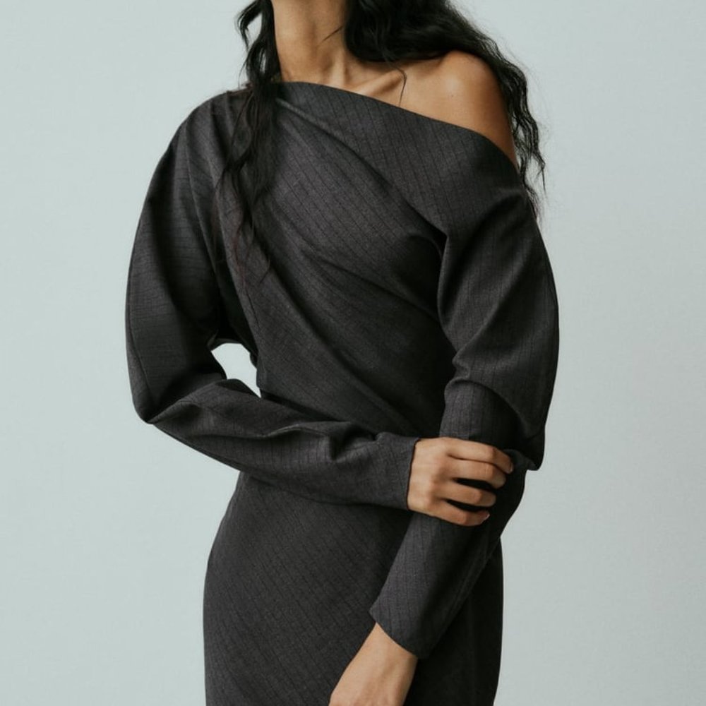 NWT MINI PINSTRIPE DRESS FLUID NECKLINE